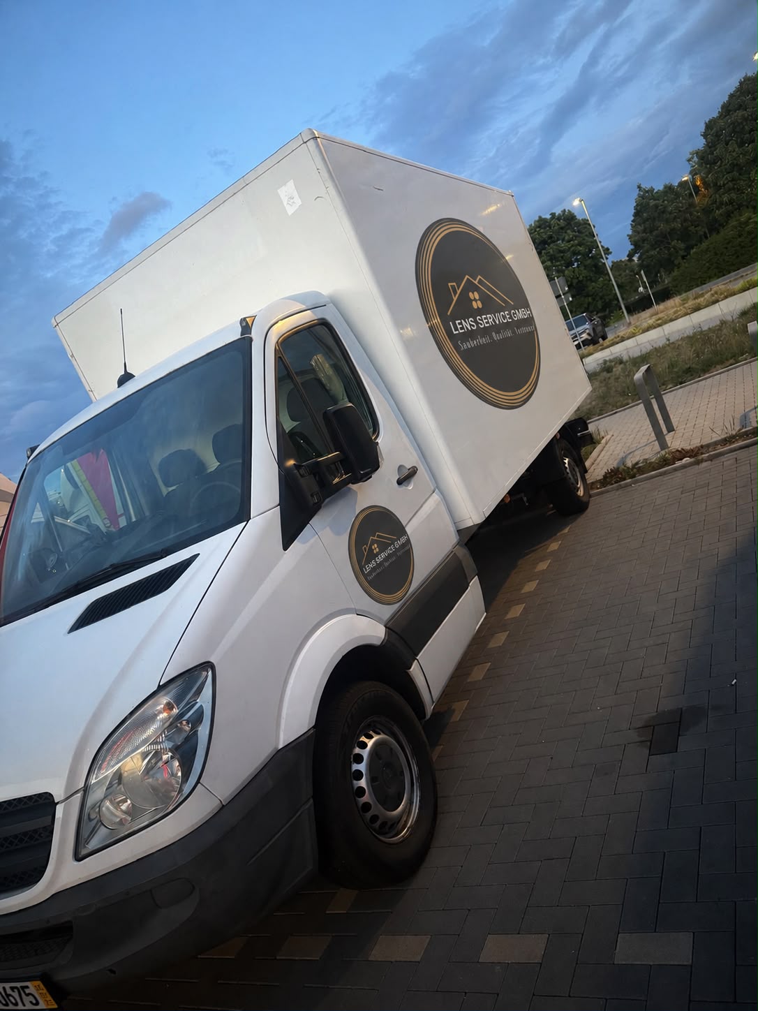 Fahrzeug von Lens Service GmbH